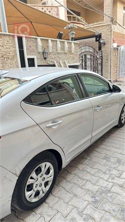 هیوندای ئەلەنترا